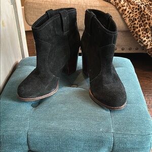 Splendid Elegant Black Suede Ankle Boots concert date night western boho